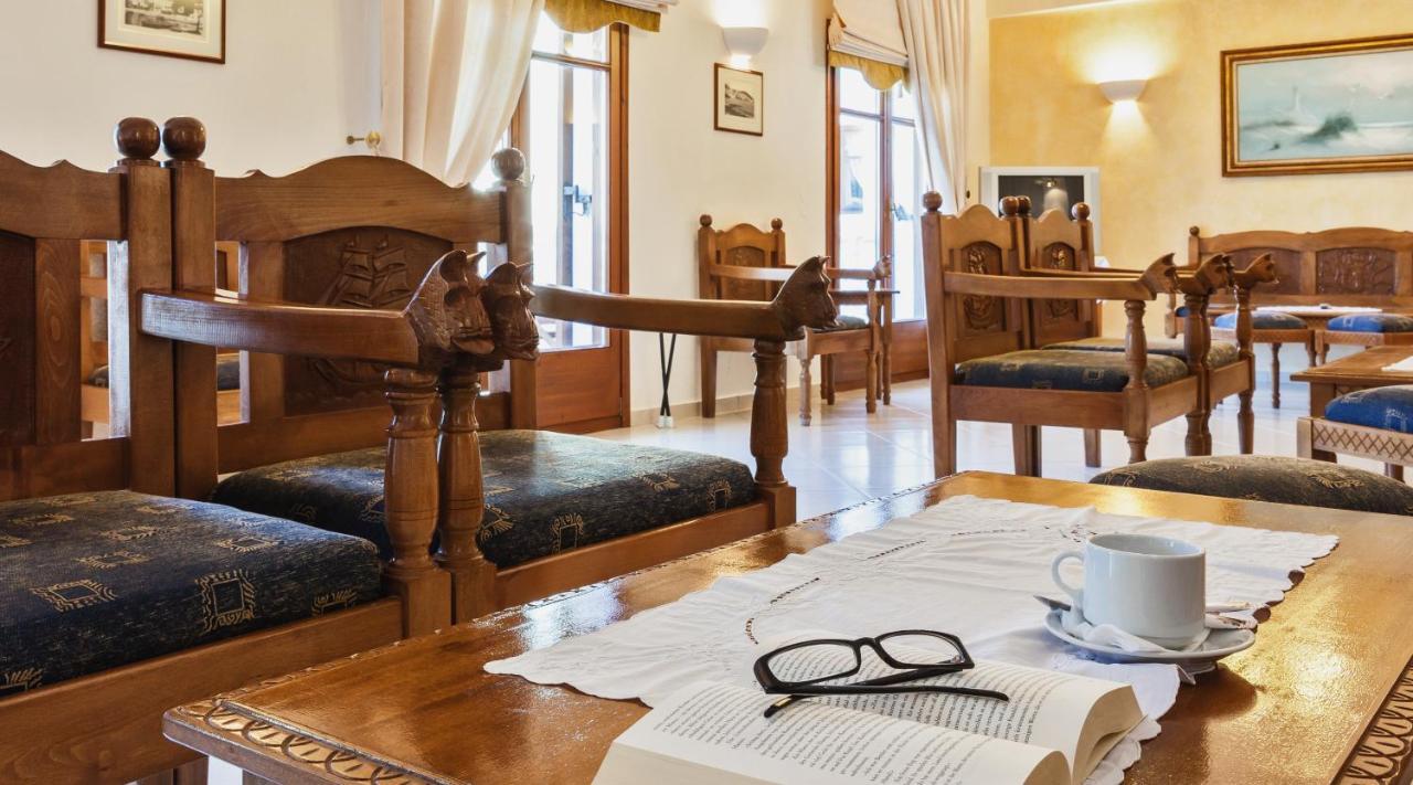 סקופלוס טאון Aeolos Hotel מראה חיצוני תמונה
